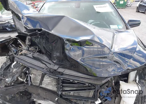 2019 Chevrolet Equinox Lt z USA, uszkodzony, nr VIN 2GNAXUEV8K6237770